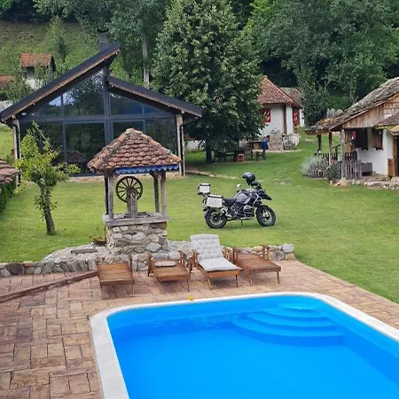 Drinsko Selo شقة Ovcinja